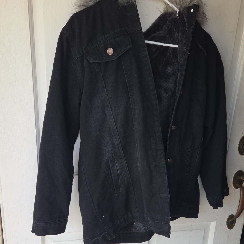 Black Fur-Lined Women Jean Barn Jacket  Coat Large In Like New.